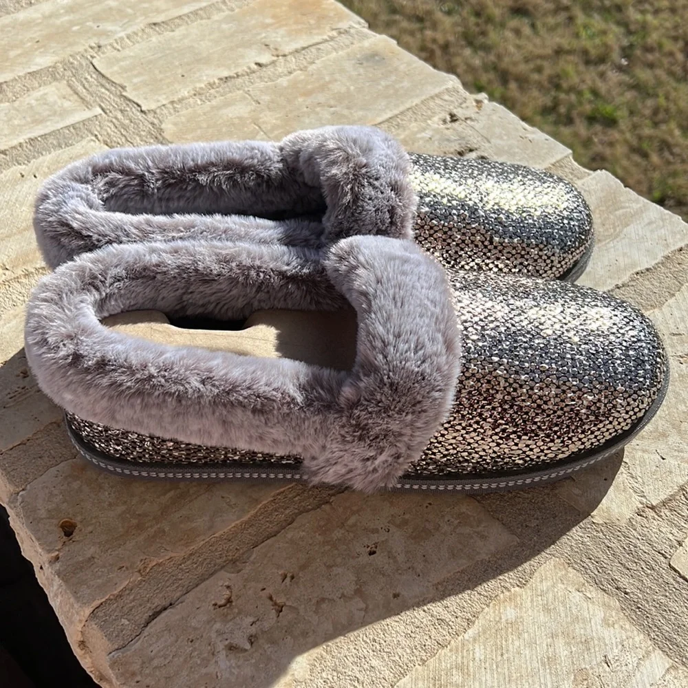 NEW Skechers Women’s Cozy Campfire Dream Glam Pewter Slippers, Size 11 W… - Picture 3 of 13